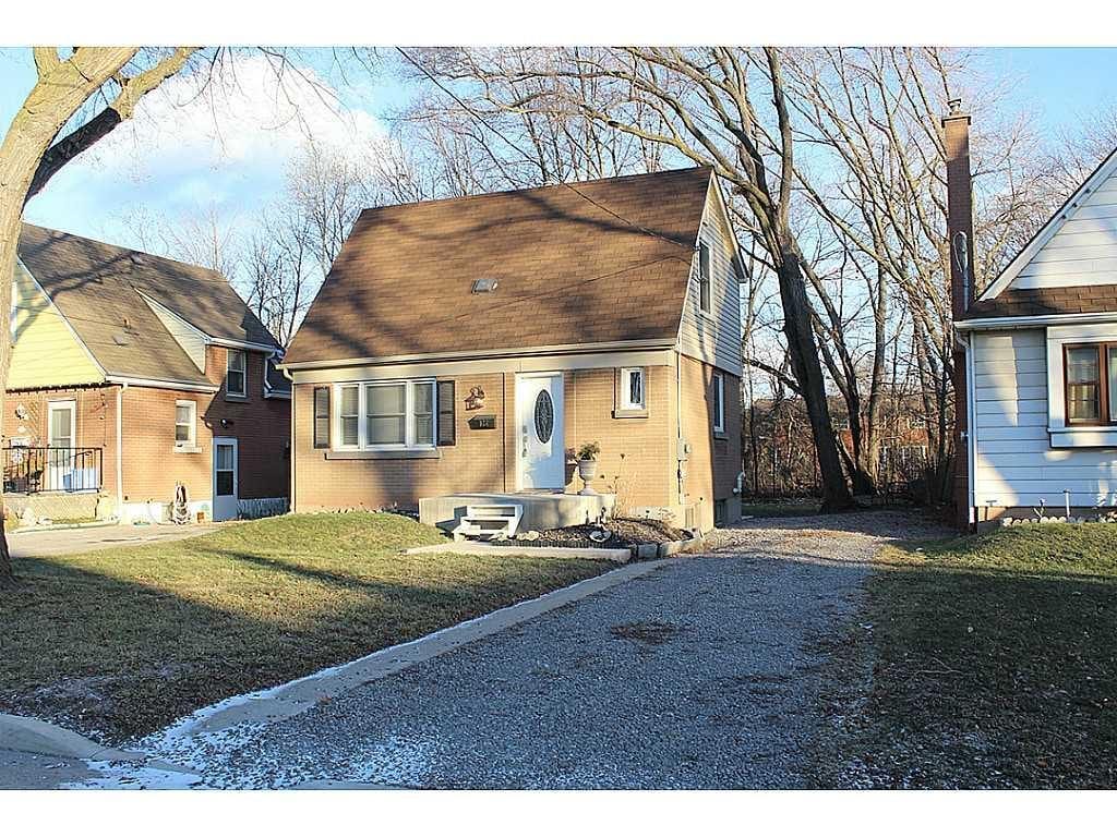 624 Burgess Avenue, Hamilton