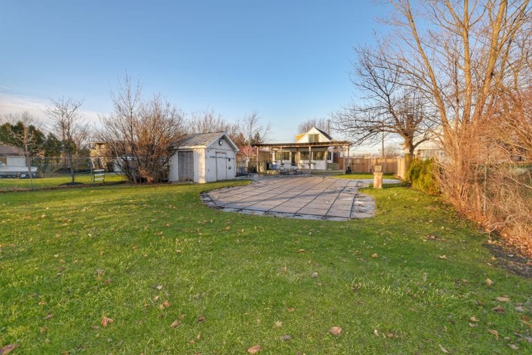 20 Highland Road E., Stoney Creek Michael St. Jean Realty