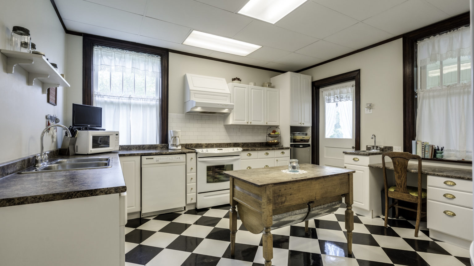 241 Broad Street West, Dunnville ON Michael St. Jean Realty