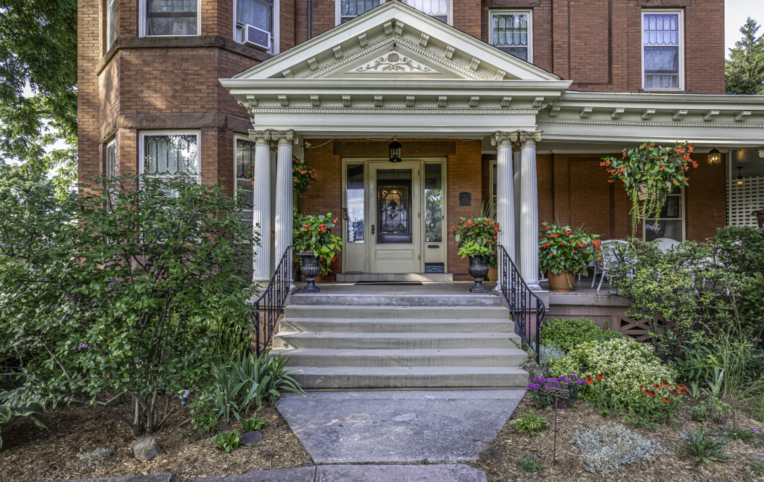 241 Broad Street West, Dunnville ON Michael St. Jean Realty