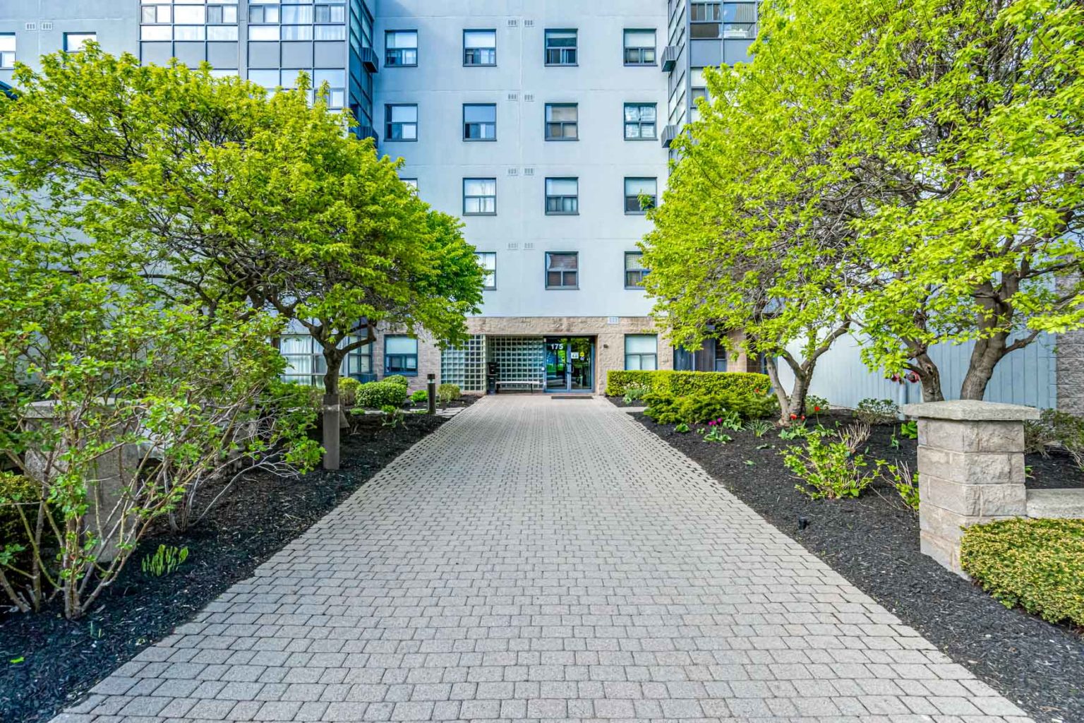 175 Hunter St E 107, Hamilton ON Michael St. Jean Realty