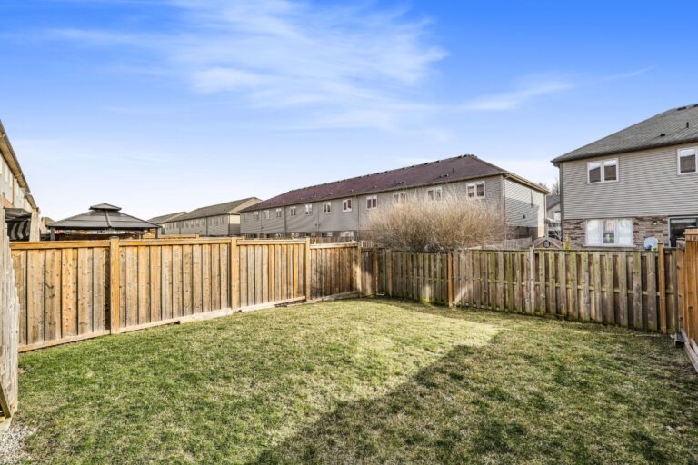 291 Pumpkin Pass, Binbrook ON Michael St. Jean Realty