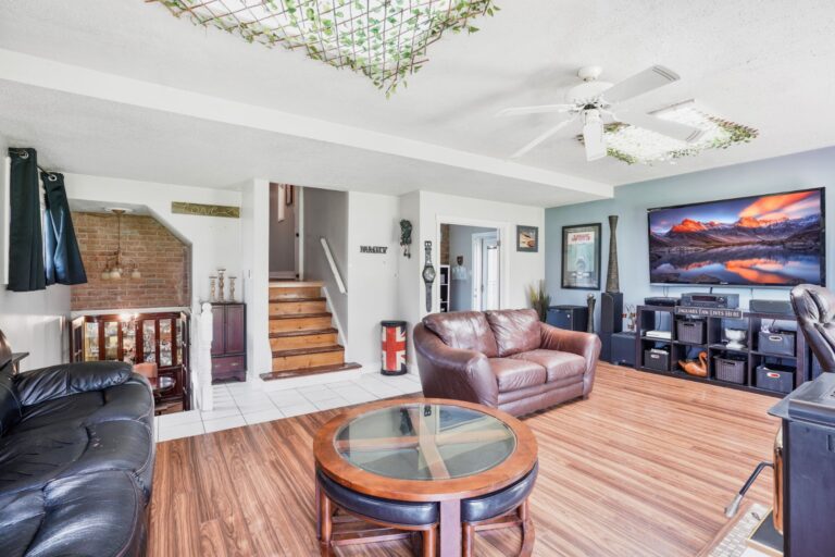 1849 Fiddlers Green Rd, Ancaster ON Michael St. Jean Realty