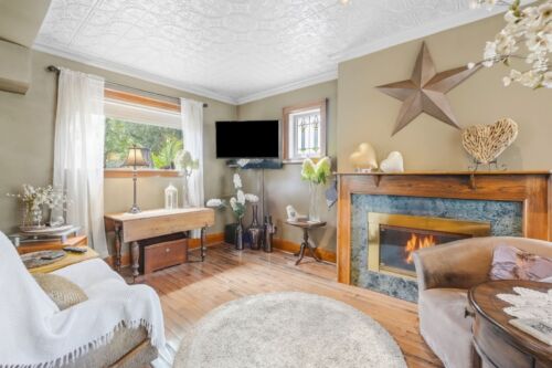 Open property gallery